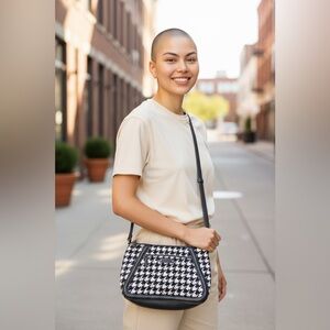VERA BRADLEY CROSSBODY